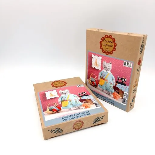 Corinne Lapierre - Mini Felt Craft Kit Mrs Cat Loves Knitting