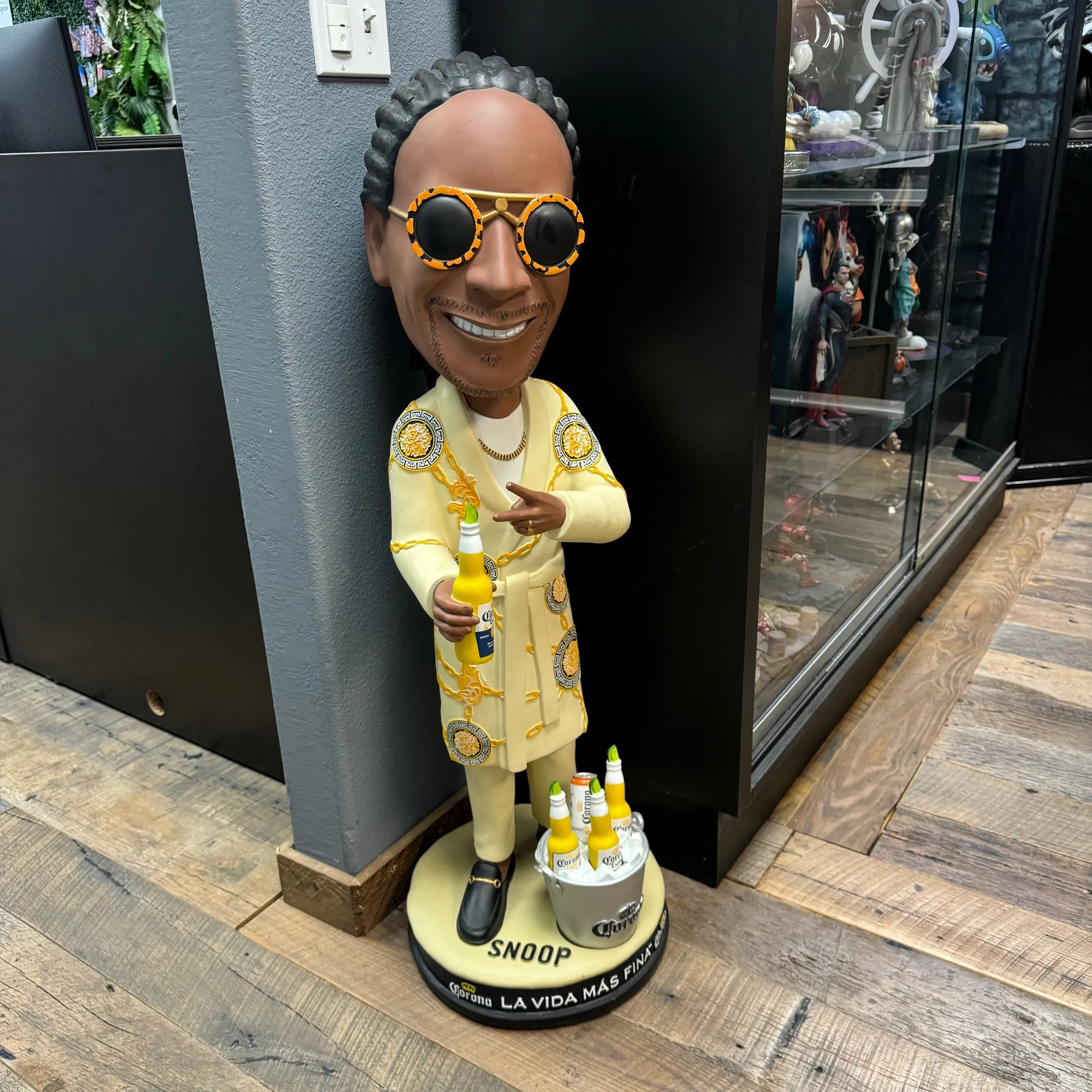 Pre-Owned Snoop Dogg Corona Bobblehead Statue