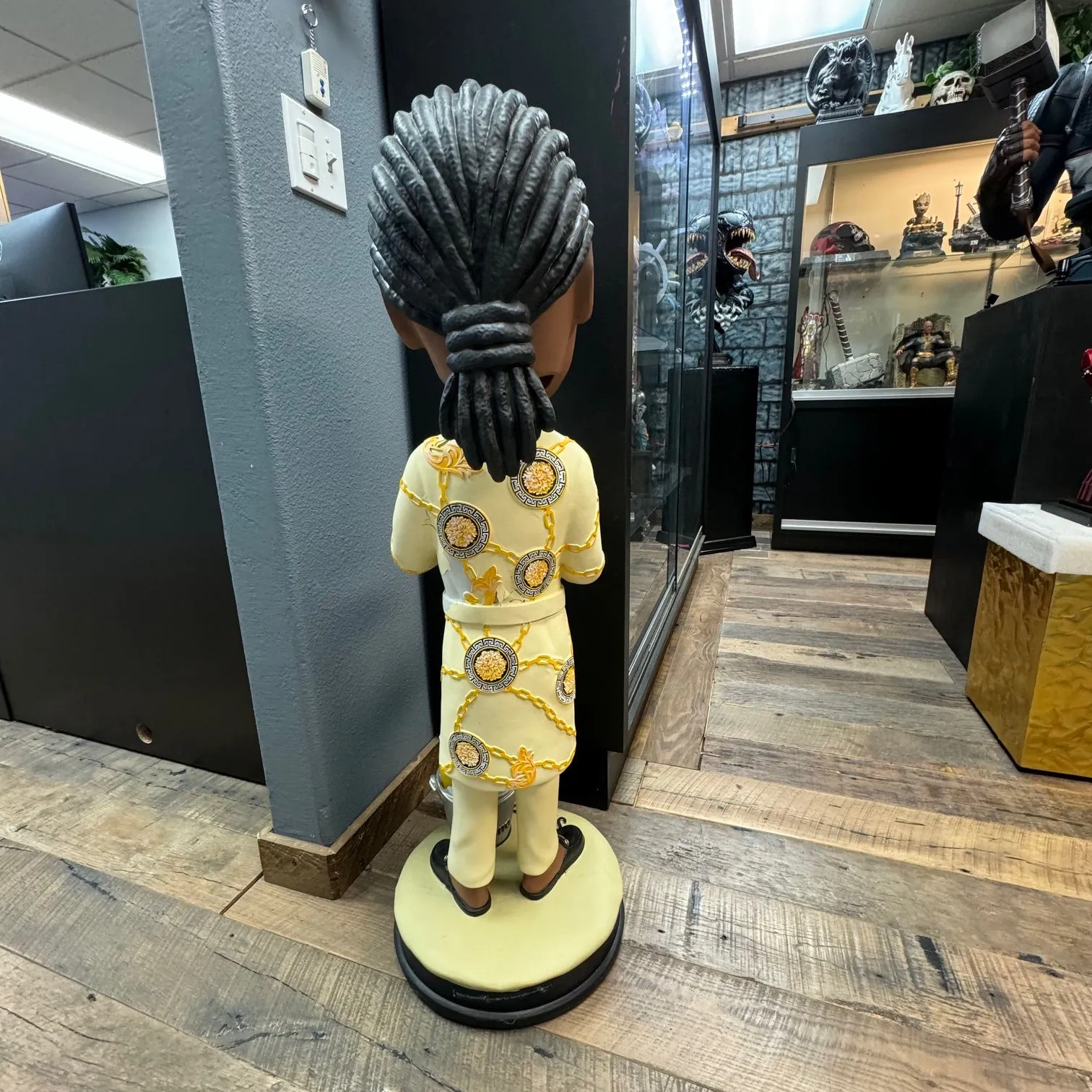 Pre-Owned Snoop Dogg Corona Bobblehead Statue