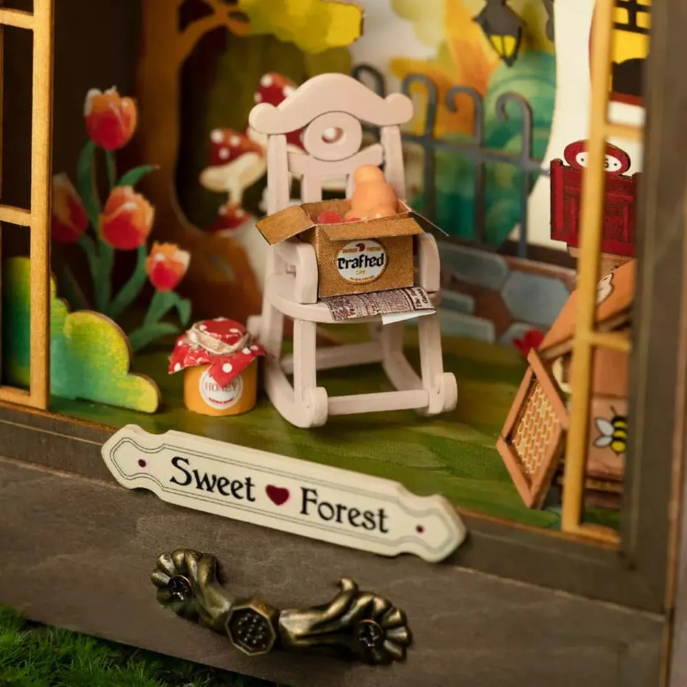 Robotime Rolife DIY Mini Box Theatre Kit - Sweet Forest